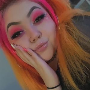 Meet your Posher, Danae